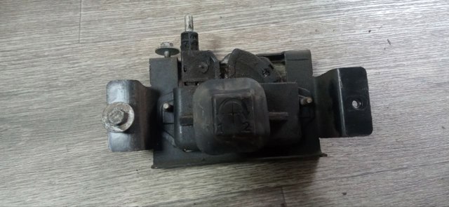 Замок капота Ford Connect