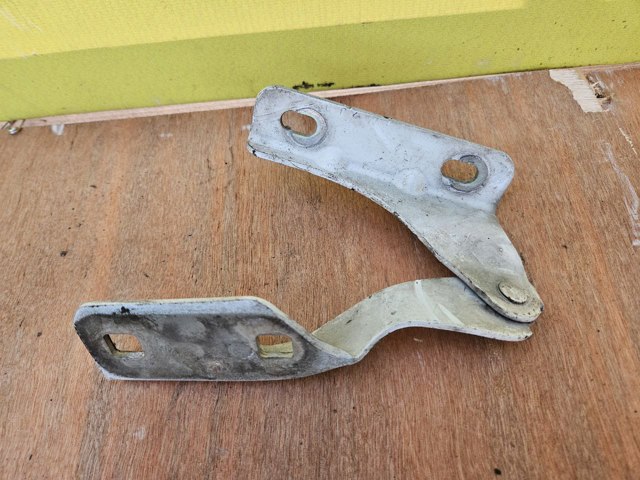 Завіса капота права 6C1116800AC FORD