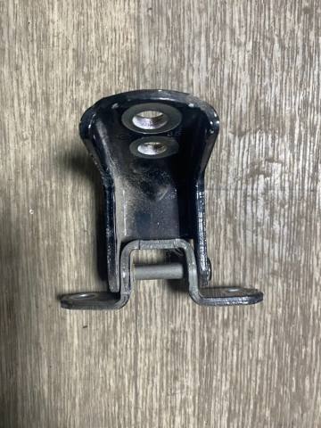 Петля передніх дверей 80400JN00A NISSAN