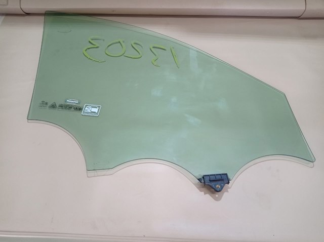 Скло водійських дверей 82410C5010 HYUNDAI