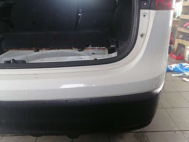 Бампер задній 850226MA0H NISSAN