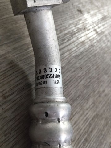 Трубка кондиціонера від компресора до радіатора 924805SH0B NISSAN