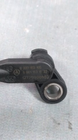 Датчик положення розподільного валу A0011531532 MERCEDES