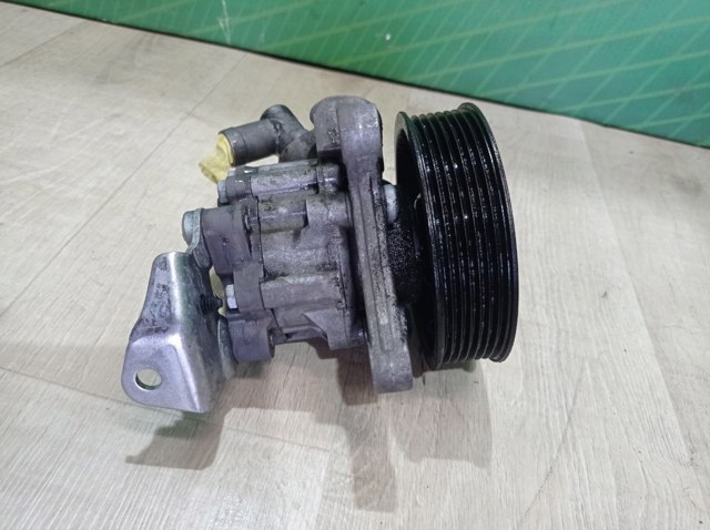 Насос рульового механізму A0054660101 MERCEDES