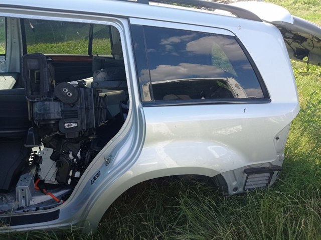Бічна частина задня ліва A1646300907 MERCEDES