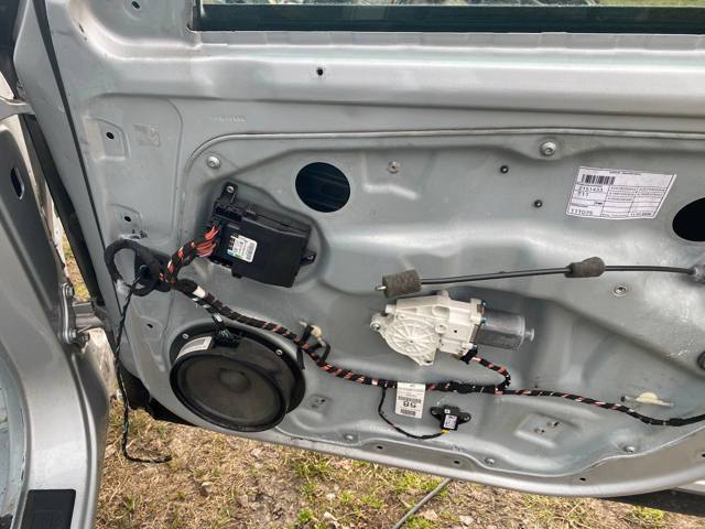 Дверка передня права A1647200205 MERCEDES