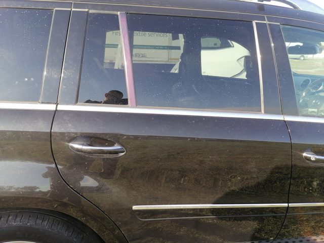 Двері пасажирські задні праві A1647301005 MERCEDES