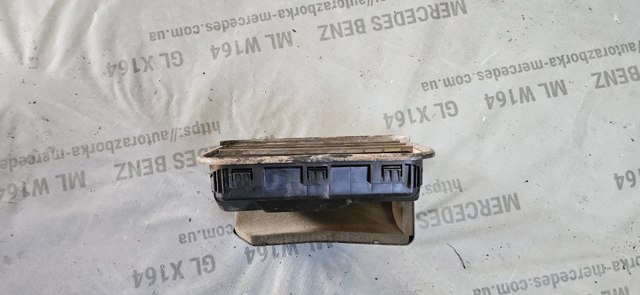 Лючок бензобака / паливного бака A1648300342 MERCEDES