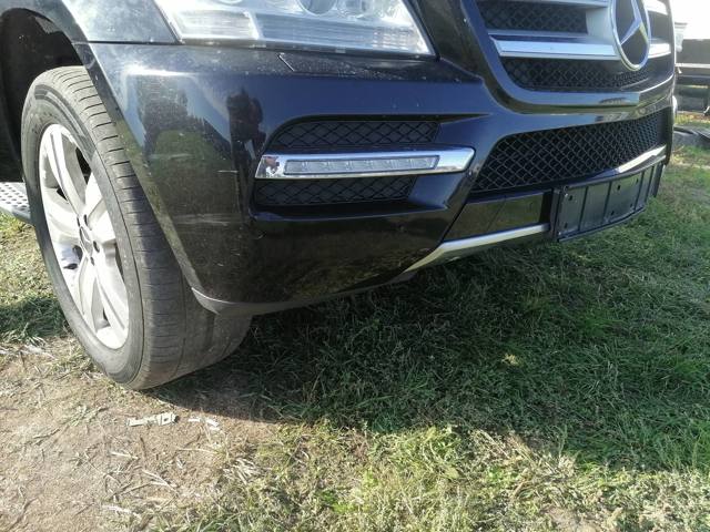 Бампер на авто A1648850438 MERCEDES