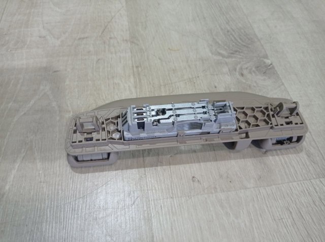 Поручні (тримачі) і гачок для одягу A1668100654 MERCEDES