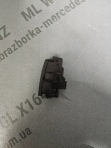 Вимикач центрального замка A2049058402 MERCEDES