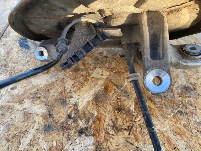 Цапфа поворотного кулака A2123502108 MERCEDES
