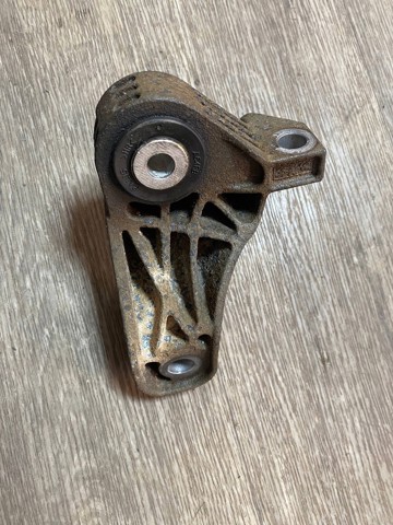 Кріплення коробки передач BV6Z6E042C FORD