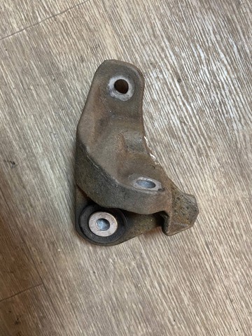 Балка кріплення коробки передач BV6Z6E042C FORD