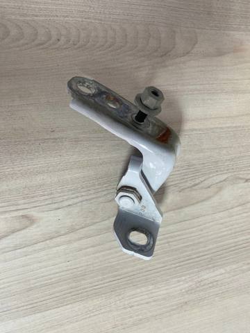 Петля водійських дверей CJ5Z7822801C FORD
