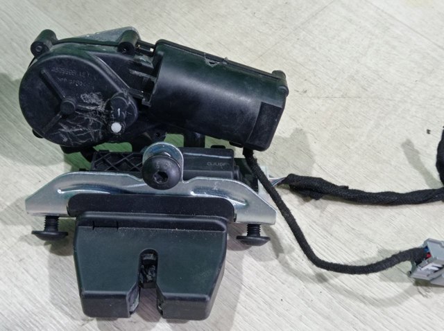 Замок і ручка дверей задка FA1Z7443150C FORD