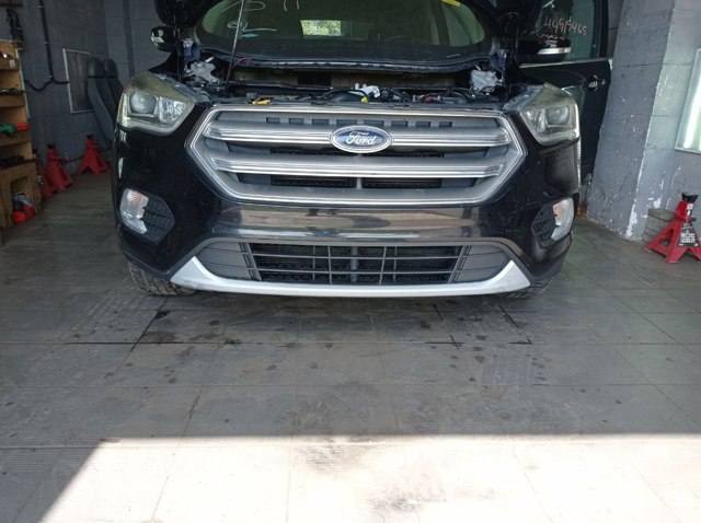 Кожух бампера переднього Ford Escape 2