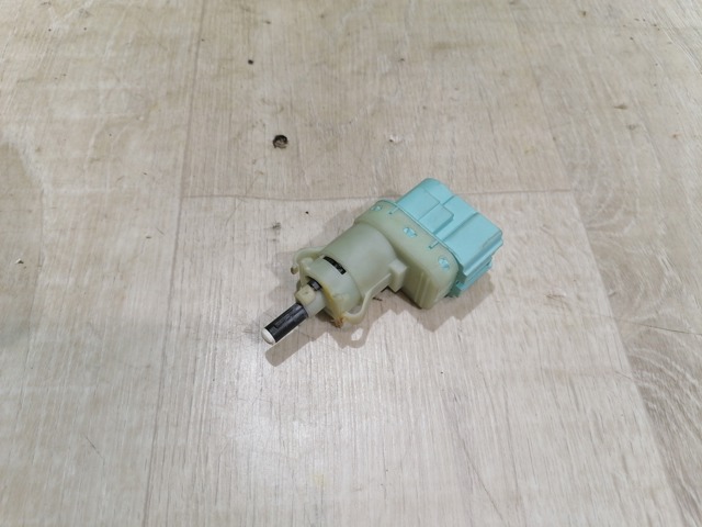 Кнопка стоп-сигналу GL3T9G854BA FORD