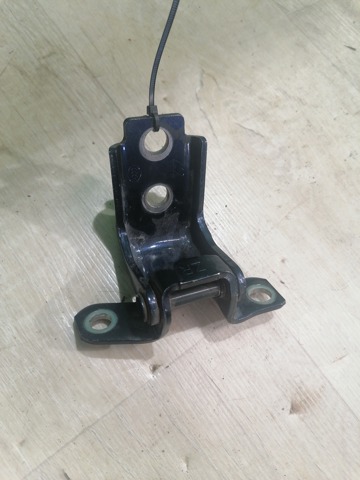 Петля задніх лівих дверей KD5373240A MAZDA
