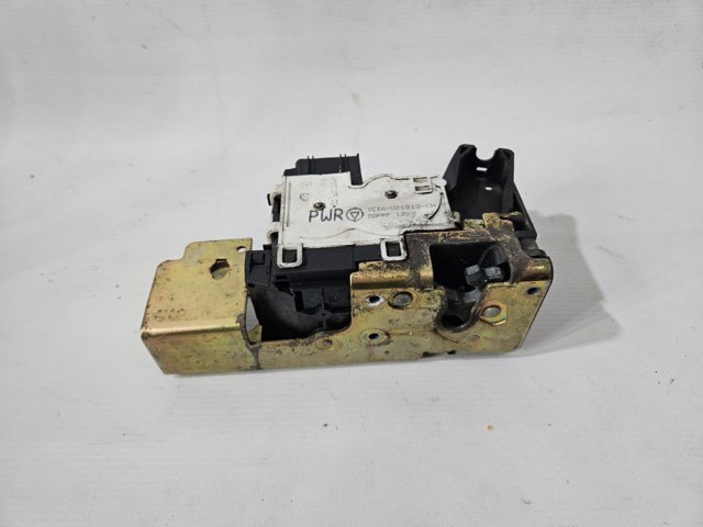 Внутрішній дверний замок YC1AV21812CH FORD