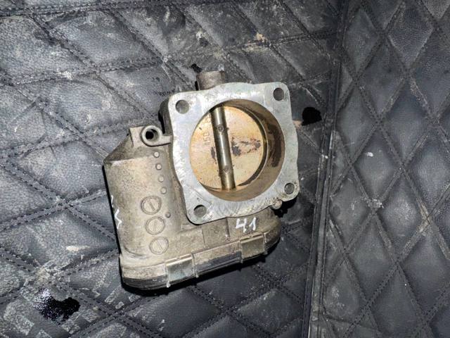 Дросільна заслінка в зборі Volkswagen Passat B5