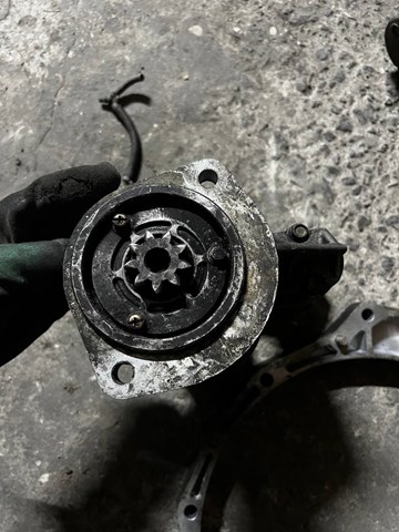 Стартер автомобільний 233006T001 NISSAN