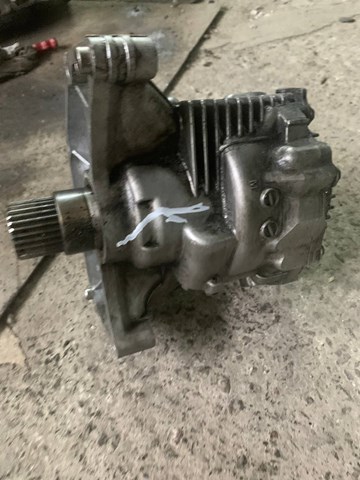 Коробка роздавальна в зборі 331008H513 NISSAN