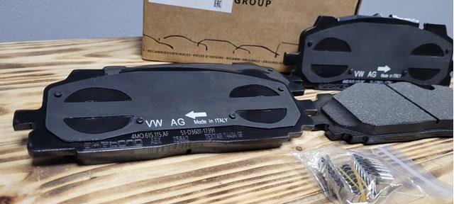 Колодки передні 4M0698151AM VAG