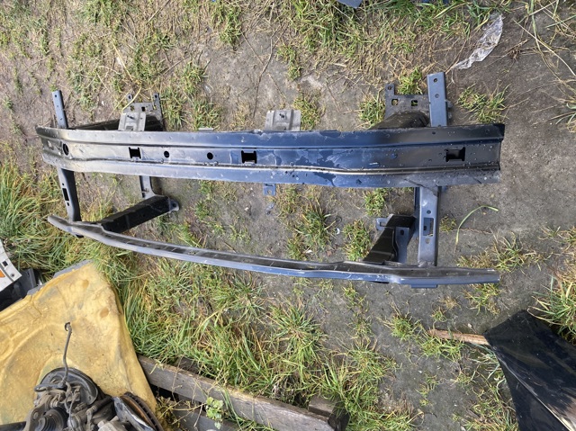 Шина бампера переднього 11A807109D VAG