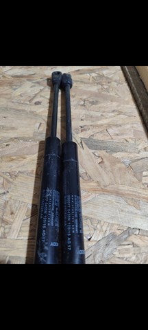 Стійка капота LR025400 LAND ROVER