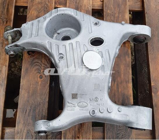 Балансир задній нижній, лівий LR076679 LAND ROVER