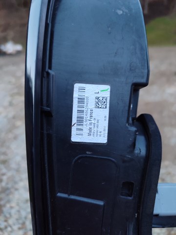 Задній лівий зовнішній ліхтар LR106848 LAND ROVER