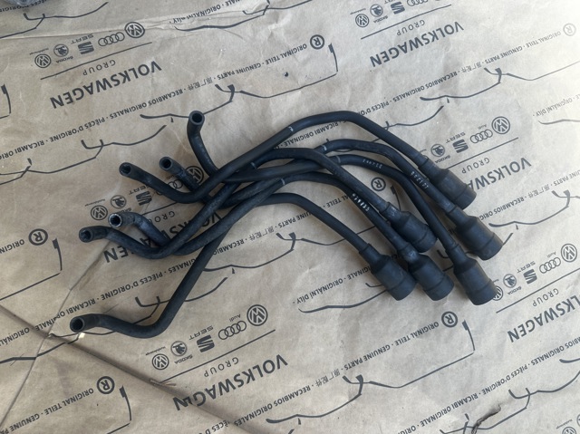 Трубка омивача фар 8R0941718 VAG