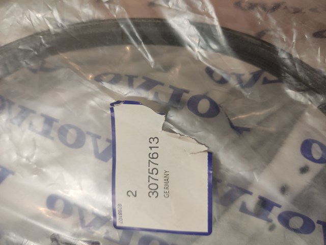 Привід допоміжних агрегатів 30757613 VOLVO