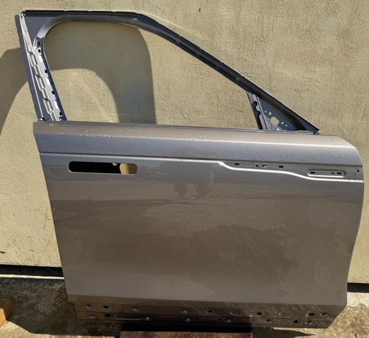 Дверка передня права LR091717 LAND ROVER