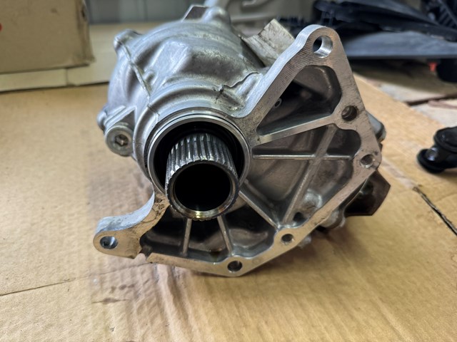 Коробка роздавальна 331006RA0A NISSAN
