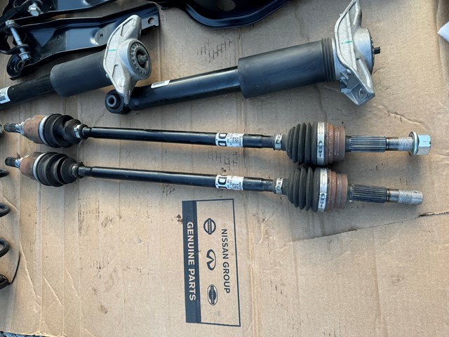 Піввісь задня 396006RE3D NISSAN