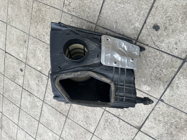 Корпус повітряного фільтра 80A133835AL VAG