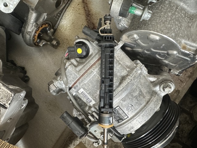 Форсунки електромагнітні A2540701500 MERCEDES