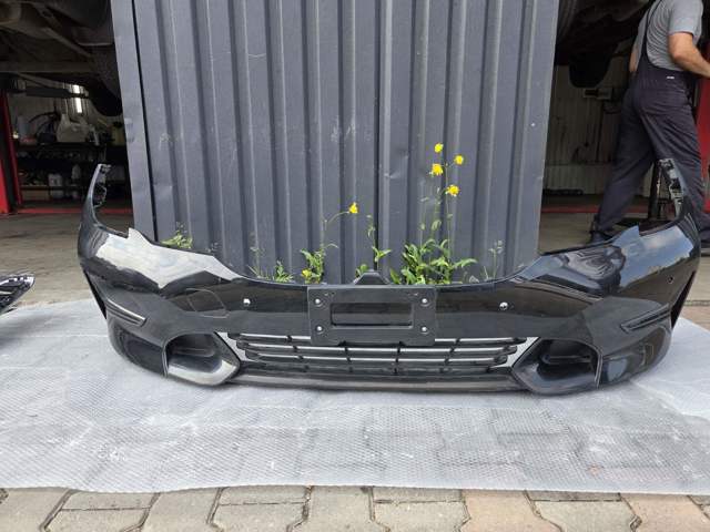 Бампер на авто 51118496502 BMW