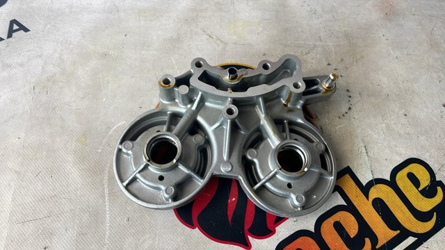 Передня кришка головки блока циліндрів (ГБЦ) 06K103144D VAG