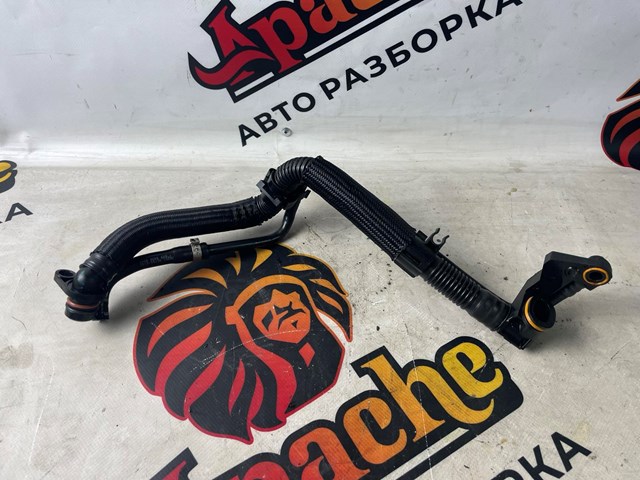 Патрубок вентиляції картерних газів 06L103213AD VAG