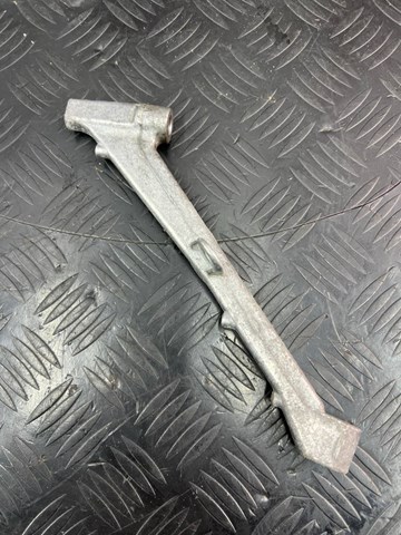 Кронштейн впускного колектора 06L129723C VAG