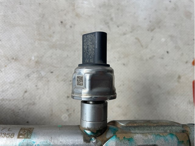 Датчик тиску палива 06L906054E VAG