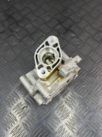 Насос вакуумний 06N145100G VAG
