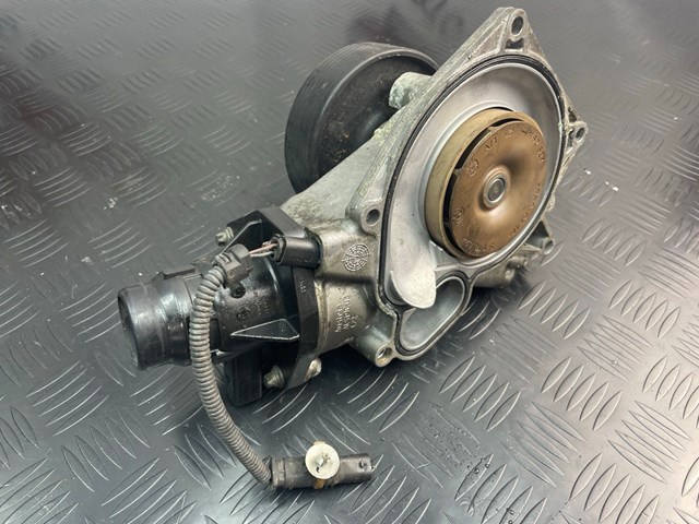 Водяний насос 11518642290 BMW