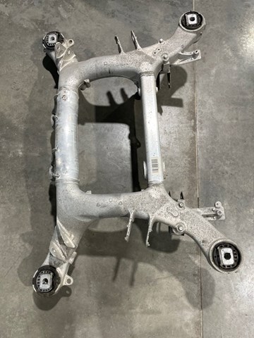 Балка задньої підвіски, підрамник 33316883918 BMW