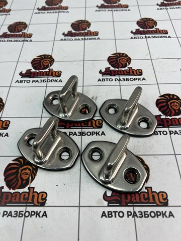 Фіксатор/петля (зацеп) замка дверей задньої 3C0837767A PORSCHE