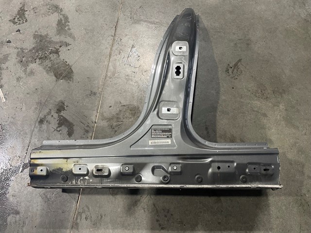 Стійка бічна 41219850811 BMW