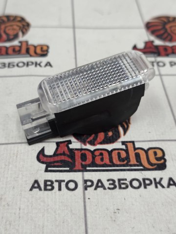 Плафон підсвітки багажного відсіку 4B0947415A VAG